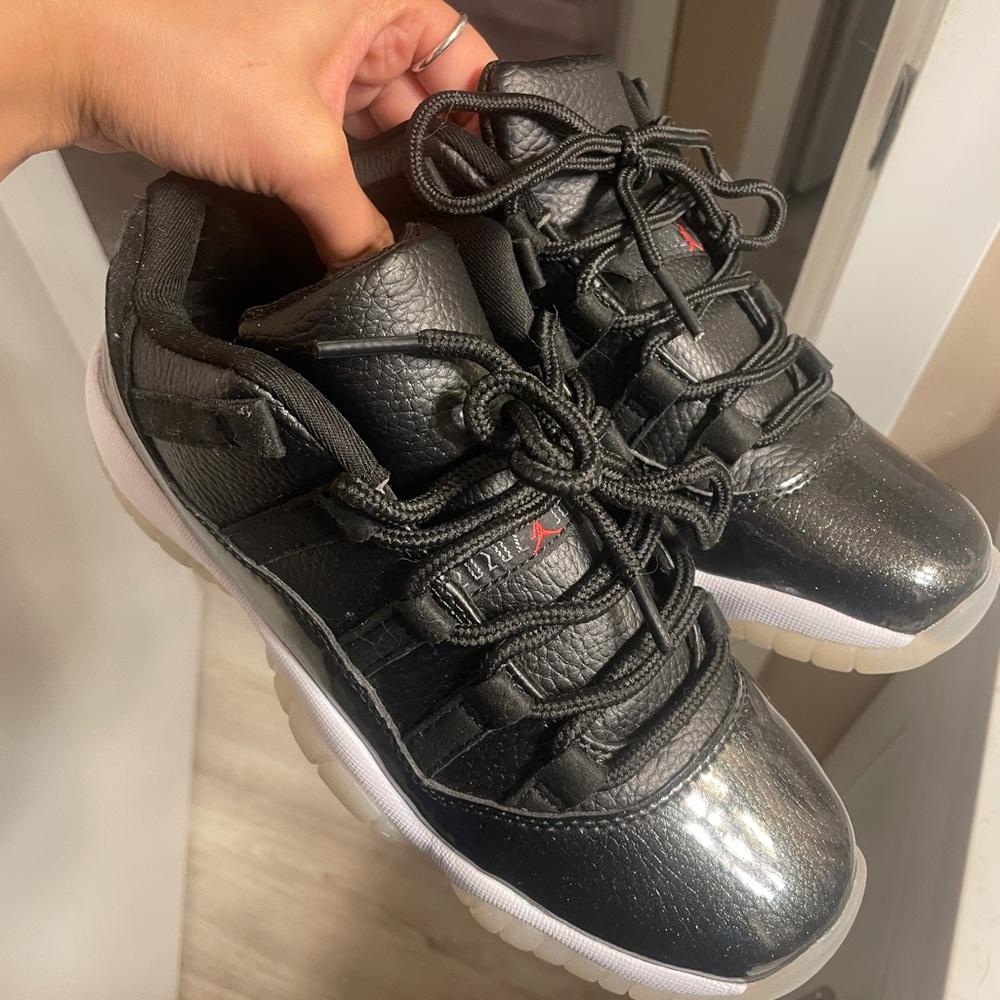JORDAN 11